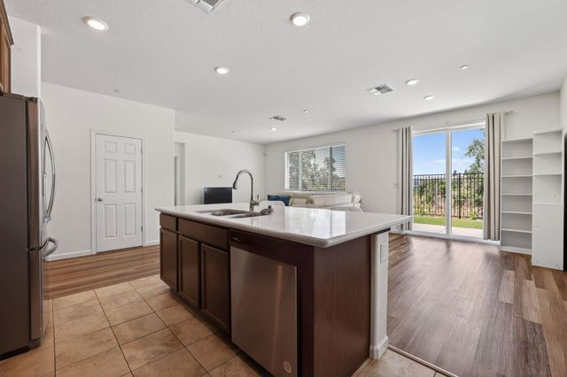 7978 Cobb St, Citrus Heights, CA 95610