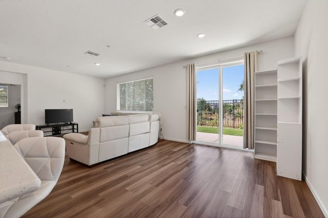 7978 Cobb St, Citrus Heights, CA 95610