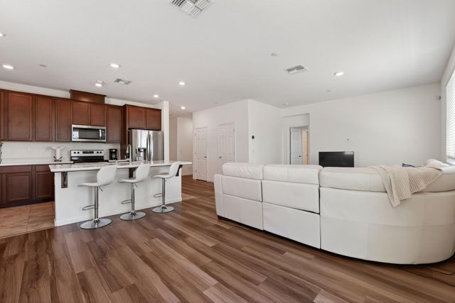 7978 Cobb St, Citrus Heights, CA 95610
