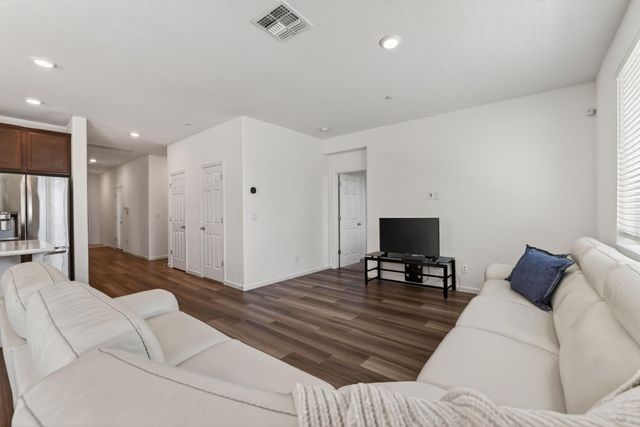 7978 Cobb St, Citrus Heights, CA 95610