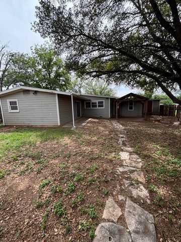 2004 Douglas Drive, San Angelo, TX 76904