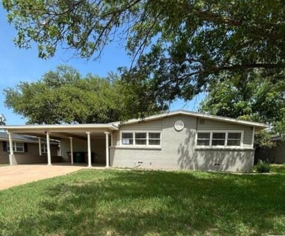 2004 Douglas Drive, San Angelo, TX 76904
