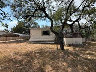 435 Horseshoe DR, Kingsland, TX 78639