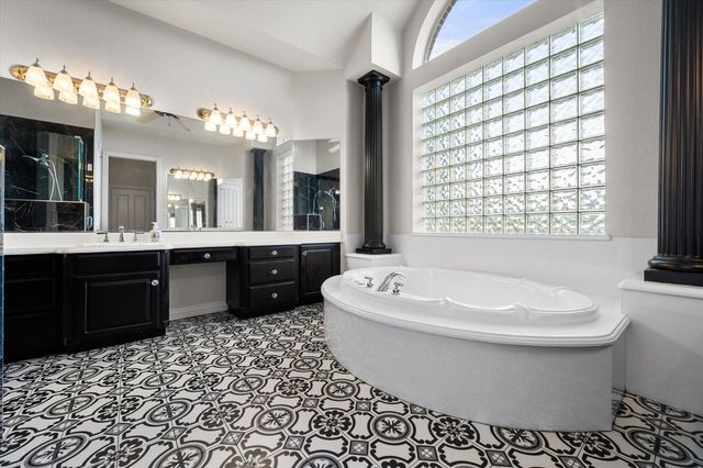 901 Walnut Falls Circle, Mansfield, TX 76063