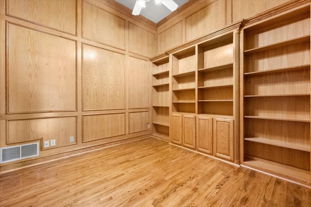 901 Walnut Falls Circle, Mansfield, TX 76063