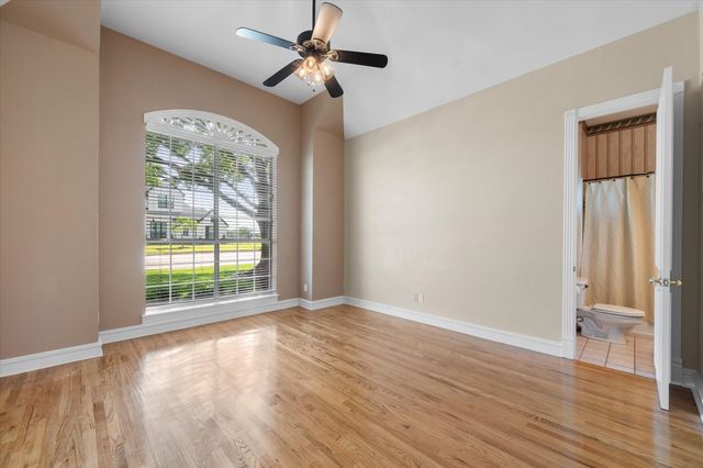 901 Walnut Falls Circle, Mansfield, TX 76063