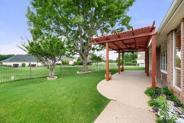 901 Walnut Falls Circle, Mansfield, TX 76063