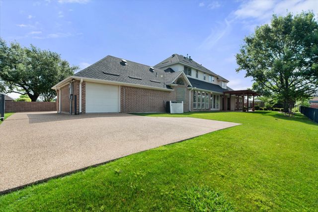 901 Walnut Falls Circle, Mansfield, TX 76063