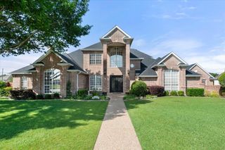 901 Walnut Falls Circle, Mansfield, TX 76063