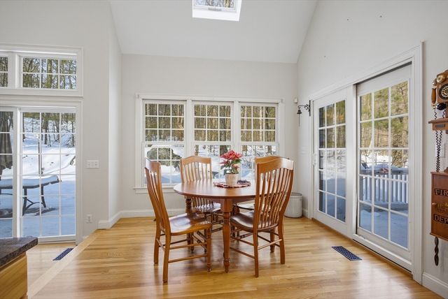 11 Quail Run, Bolton, MA 01740