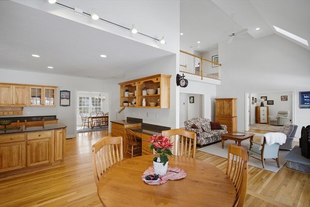 11 Quail Run, Bolton, MA 01740