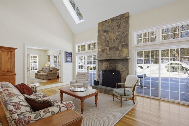 11 Quail Run, Bolton, MA 01740