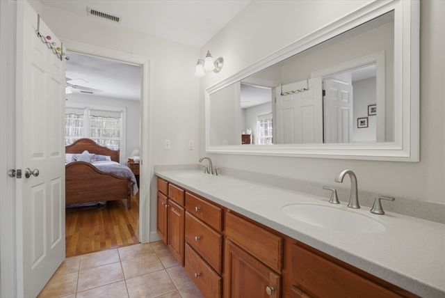 11 Quail Run, Bolton, MA 01740