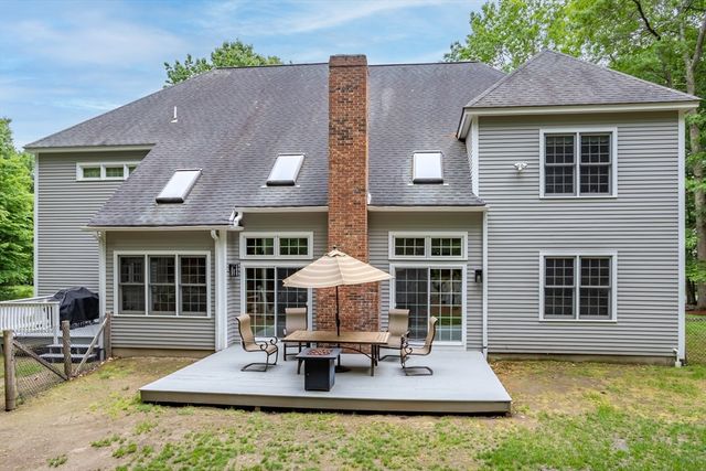 11 Quail Run, Bolton, MA 01740