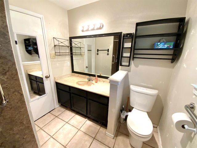 6917 Penhurst Drive, Fort Worth, TX 76133