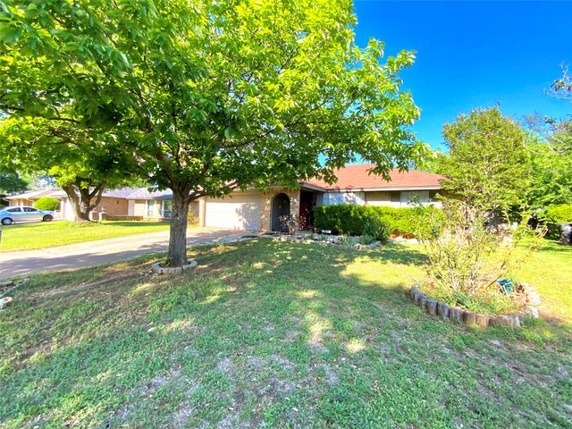 6917 Penhurst Drive, Fort Worth, TX 76133