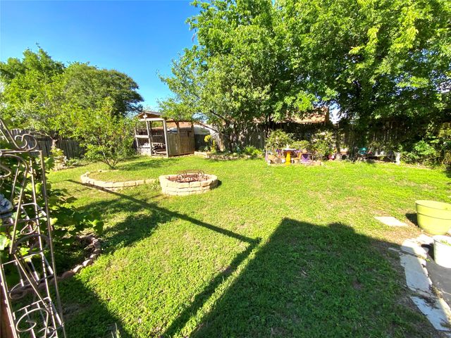 6917 Penhurst Drive, Fort Worth, TX 76133