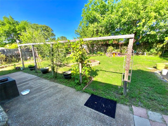 6917 Penhurst Drive, Fort Worth, TX 76133