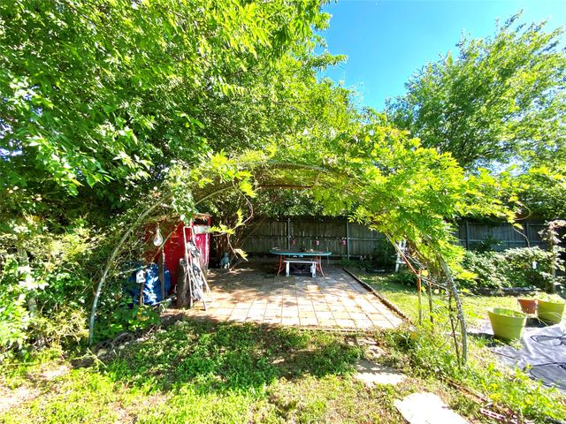 6917 Penhurst Drive, Fort Worth, TX 76133