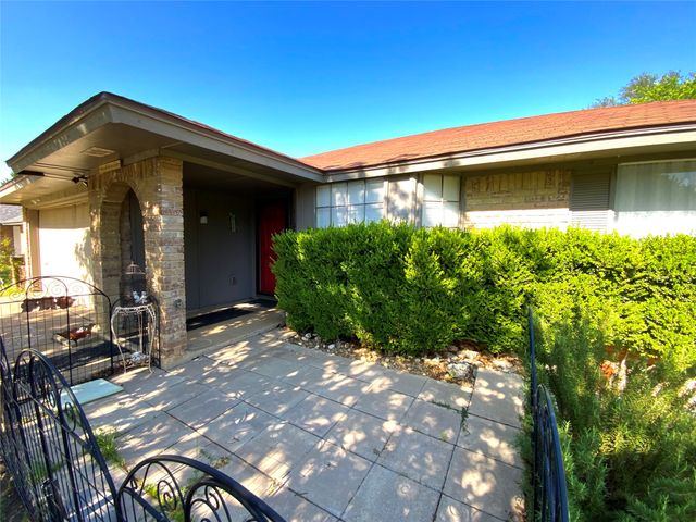 6917 Penhurst Drive, Fort Worth, TX 76133