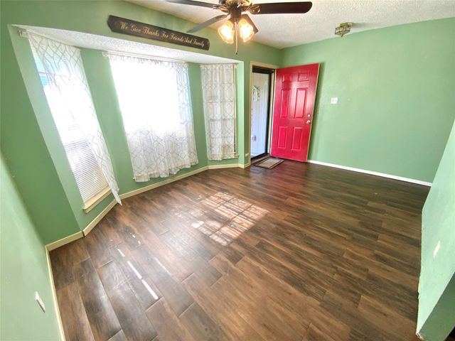 6917 Penhurst Drive, Fort Worth, TX 76133