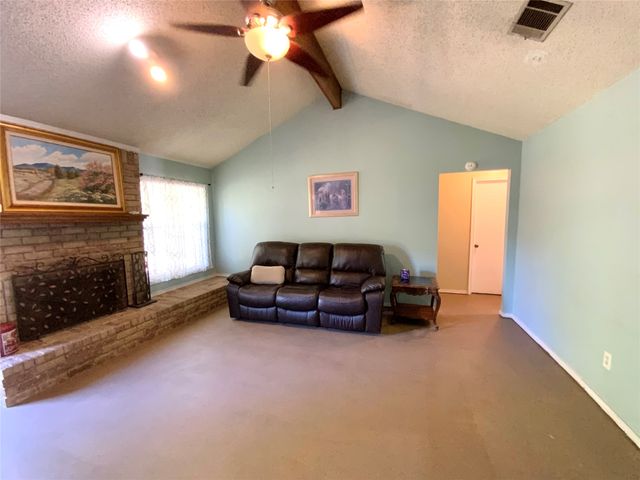 6917 Penhurst Drive, Fort Worth, TX 76133