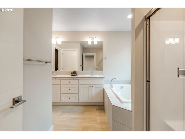 15891 Se TALLINA Dr, Damascus, OR 97089