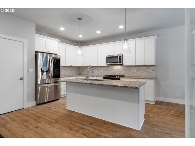 15891 Se TALLINA Dr, Damascus, OR 97089