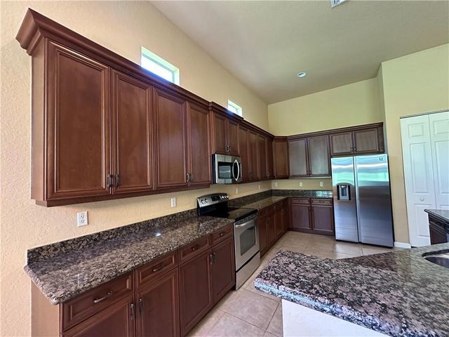 3330 Burlington Place SW, Vero Beach, FL 32968