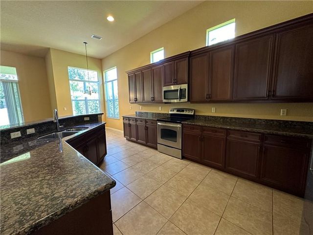 3330 Burlington Place SW, Vero Beach, FL 32968