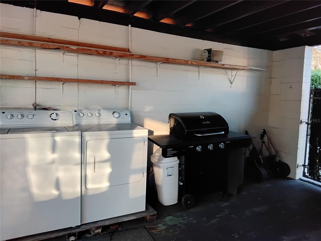 Image 9 of property listing at Address unavailable.