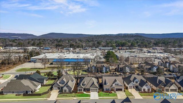 5 Hidden Grove Circle SW, Huntsville, AL 35803