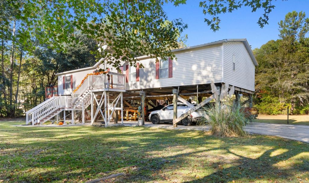 881 Rowe Pond Rd., Conway, SC 29526
