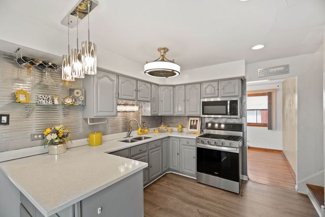 16811 Louis Court, South Holland, IL 60473