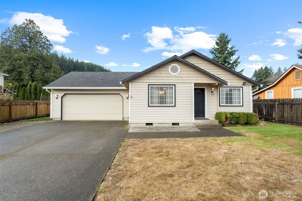 134 N Johnson Avenue, Yacolt, WA 98675