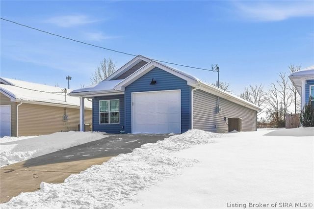 973 Wooded Trail, Scottsburg, IN 47170