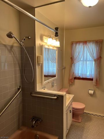 1 Parker Ave, Hanover Twp., NJ 07927