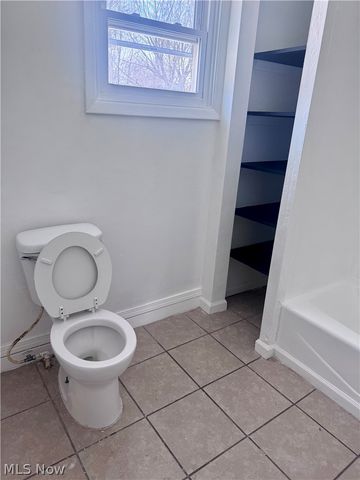 6606 Charter Avenue, Cleveland, OH 44127