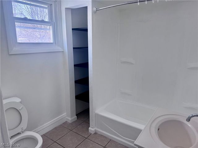 6606 Charter Avenue, Cleveland, OH 44127