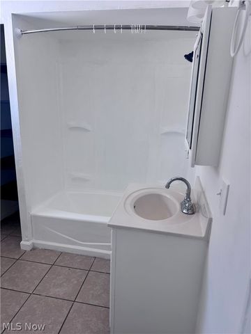 6606 Charter Avenue, Cleveland, OH 44127