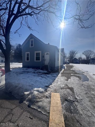 6606 Charter Avenue, Cleveland, OH 44127