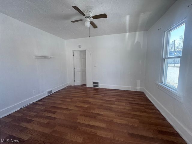 6606 Charter Avenue, Cleveland, OH 44127