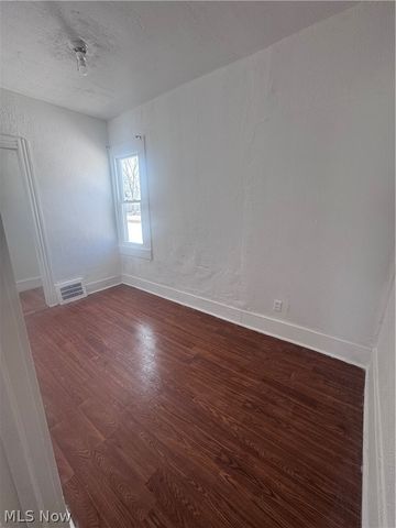 6606 Charter Avenue, Cleveland, OH 44127