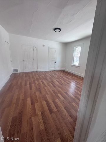 6606 Charter Avenue, Cleveland, OH 44127