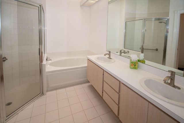 176 E Tall Oaks Circle, Palm Beach Gardens, FL 33410