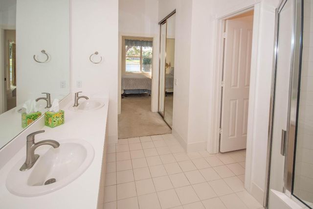 176 E Tall Oaks Circle, Palm Beach Gardens, FL 33410