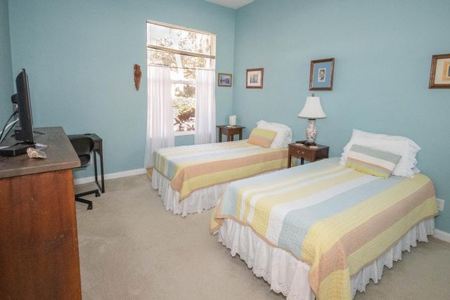 176 E Tall Oaks Circle, Palm Beach Gardens, FL 33410