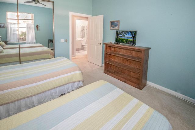 176 E Tall Oaks Circle, Palm Beach Gardens, FL 33410