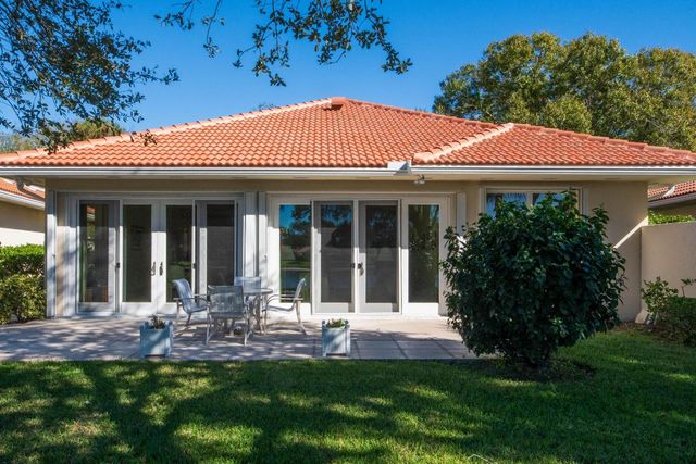 176 E Tall Oaks Circle, Palm Beach Gardens, FL 33410