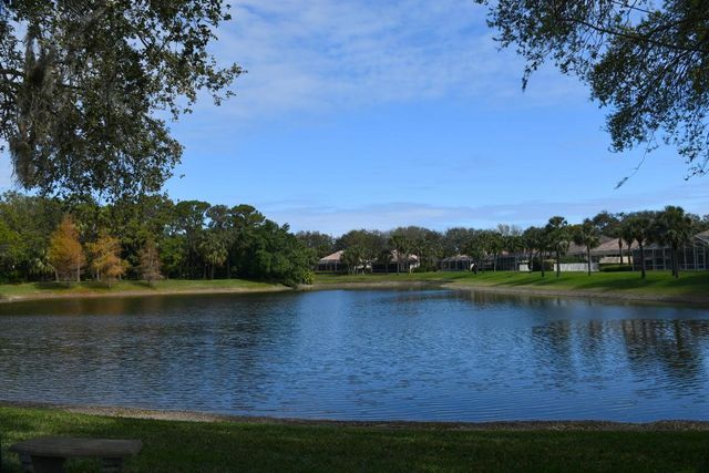 176 E Tall Oaks Circle, Palm Beach Gardens, FL 33410